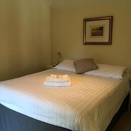 The Crown Hotel Mundford Экстерьер фото