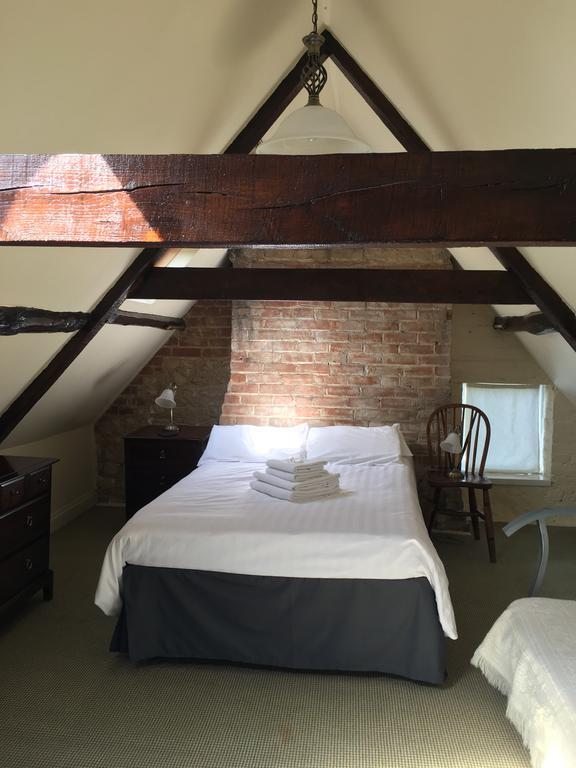 The Crown Hotel Mundford Экстерьер фото